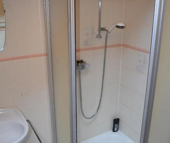 Проживание в семье Etage Independant *